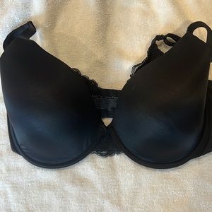 Bali black bra with scalloped lace edges, new without tags